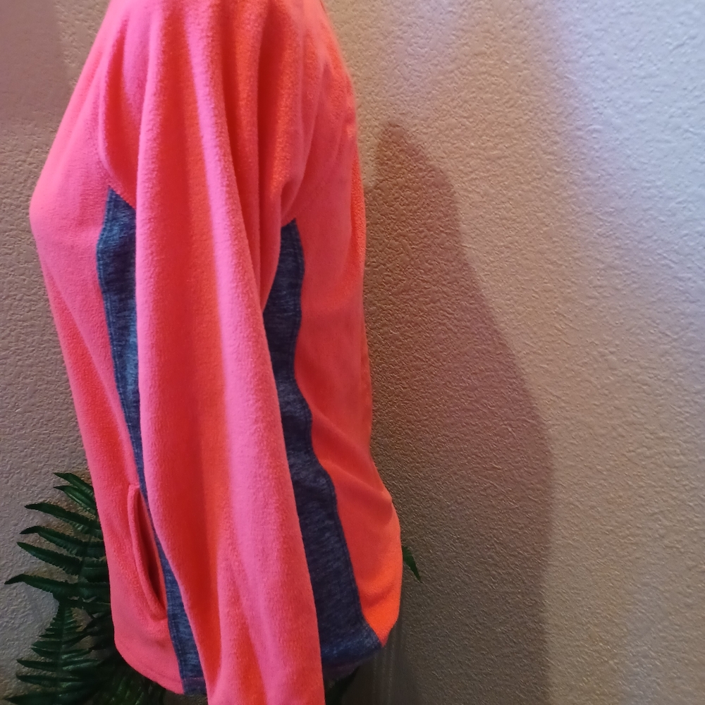 Sweater - Picture 13 of 13